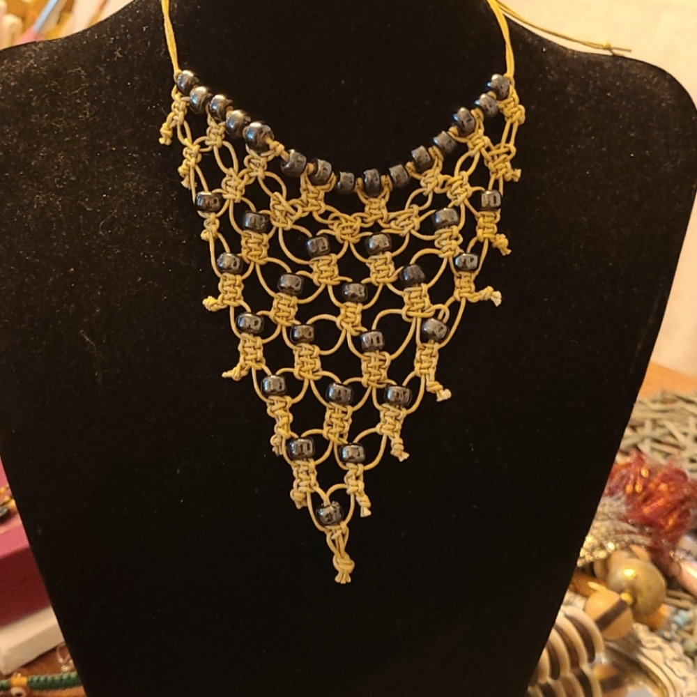 Macrame necklace